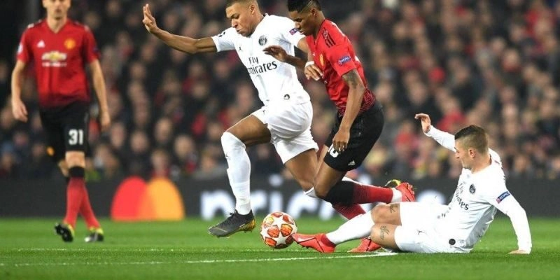 Người chơi thông minh cần phân tích dữ liệu lịch thi đấu